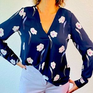 ⭐️ANN TAYLOR⭐️ Long sleeve, Navy Blue, V neck Blouse Size M